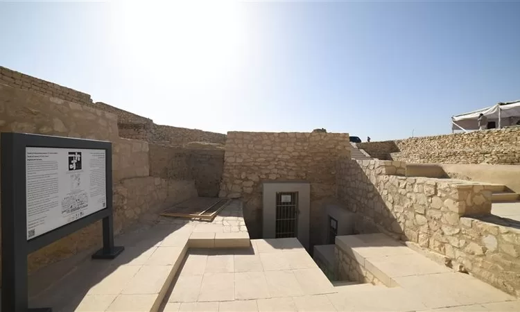 two tombs