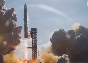 Wall Street buckles up for SpaceX liftoff, hoping for a glitch-free ride