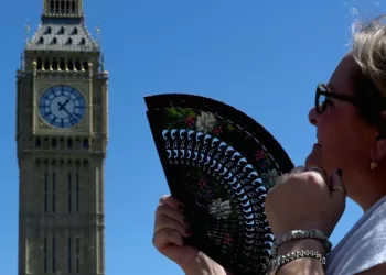 How to stay safe while traveling during extreme heat