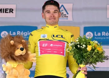 Baudin wins opening Tour stage