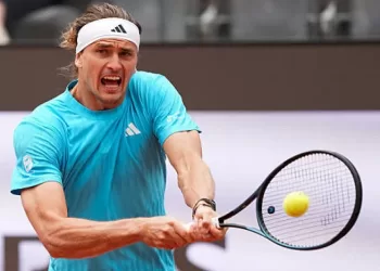 Zverev into French Open last-four
