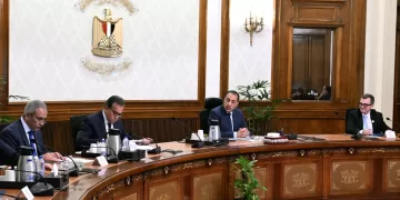 Madbouli reviews efforts to modernise Egypt’s ambulance system