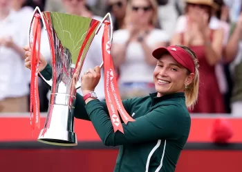 Vekic lifts Queen’s crown
