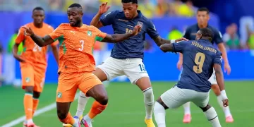 Ecuador stunned in W. Cup opener
