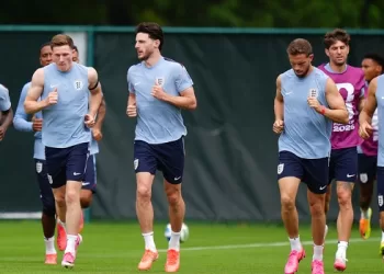England, Portugal eye Group wins