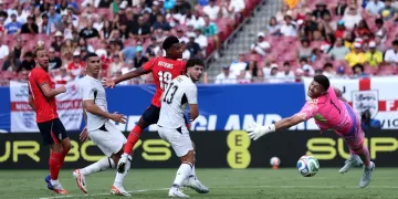 Kane helps England build toward W. Cup