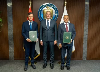 Egypt signs new energy deals to boost gas production