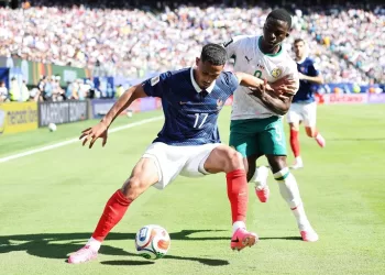 France’s Saliba battles pain at W. Cup
