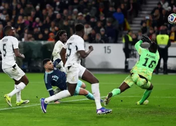 Ghana duo leads World Cup bid
