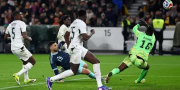 Ghana duo leads World Cup bid