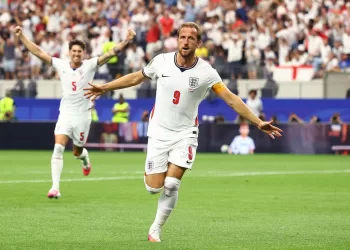 England beat Croatia 4-2 as Kane scores twice