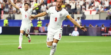 England beat Croatia 4-2 as Kane scores twice
