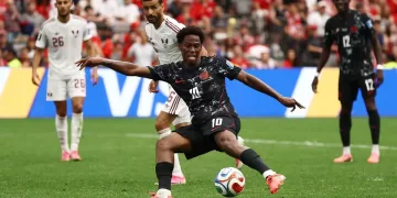 Canada crush Qatar 6-0 to earn first World Cup win