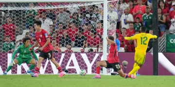 South Africa reaches World Cup knockout round for 1st time