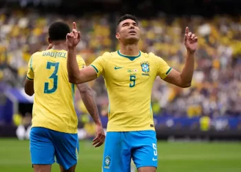Brazil beat Japan 2-1 at World Cup