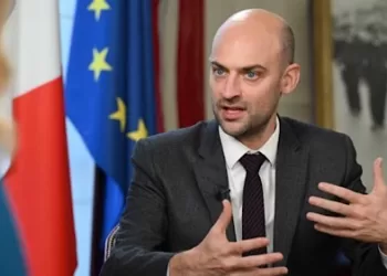 France signals new sanctions on Israeli settlers within days