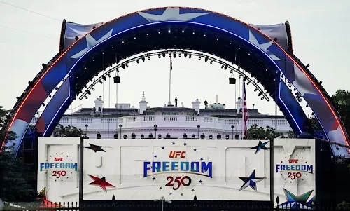 Trump hosts White House cage fights 11 - Egyptian Gazette Trump hosts White House cage fights 10 - Egyptian Gazette
