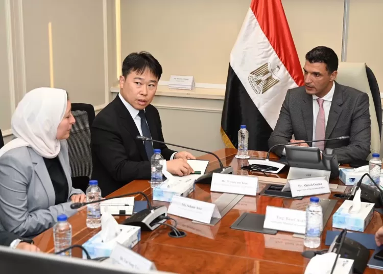 Industry Minister meets Samsung Executives to discuss expansion, local manufacturing 12 - Egyptian Gazette
