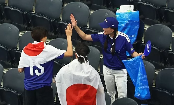 Japan fans impress at World Cup 13 - Egyptian Gazette