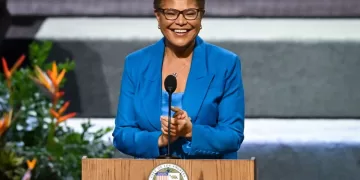 LA Karen Bass advances to November election 1 - Egyptian Gazette Karen Bass