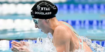 Douglass breaks 50m free world record