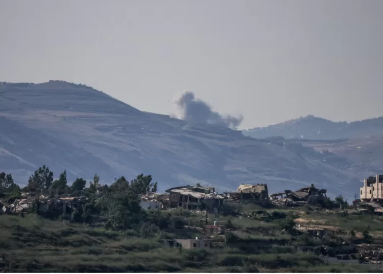 Israeli airstrikes kill 13 in south Lebanon, Lebanese sources say 10 - Egyptian Gazette