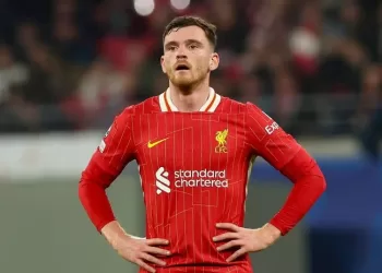 Tottenham signs ex-Liverpool Robertson