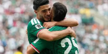 Aguirre hails Mexico’s W. Cup start