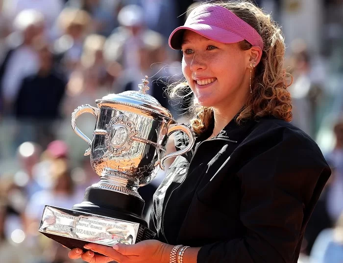 Mirra grabs 1st Grand Slam title 11 - Egyptian Gazette