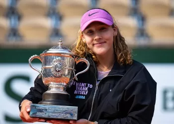 Andreeva hunts 2nd Slam success