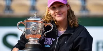 Andreeva hunts 2nd Slam success