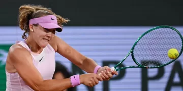 Andreeva storms into Paris semis 1 - Egyptian Gazette Andreeva storms into Paris semis