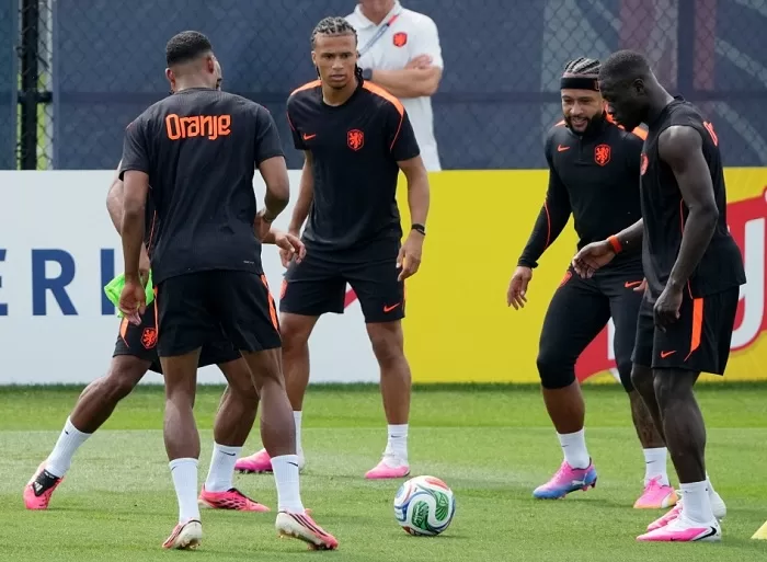 Dutch kick off W. Cup versus Japan 12 - Egyptian Gazette Dutch kick off W. Cup versus Japan 11 - Egyptian Gazette