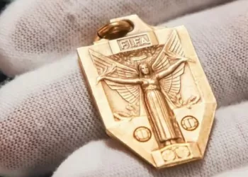 Pele 1958 medal goes to auction