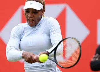 Williams sisters team up at Wimbledon