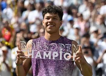 Shelton claims Stuttgart title