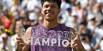 Shelton claims Stuttgart title