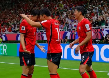 South Korea opens W. Cup with win