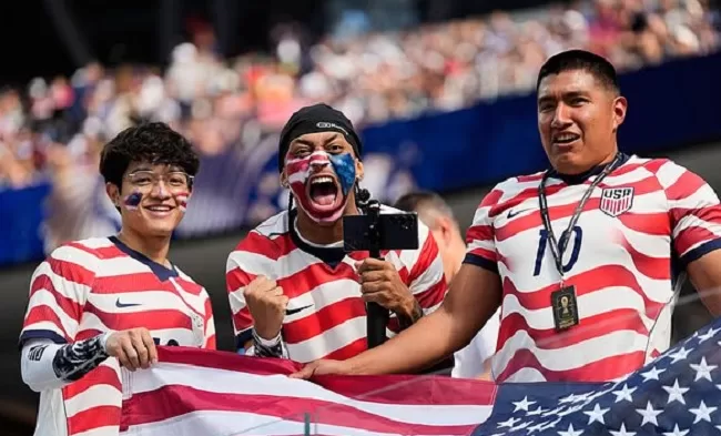 Roaring US fans mark soccer moment 12 - Egyptian Gazette