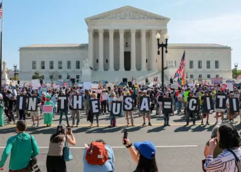 Supreme Court rejects Trump bid to restrict birthright citizenship