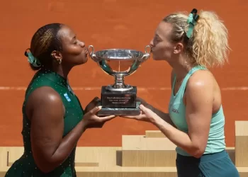 Top seeds triumph in French Open doubles