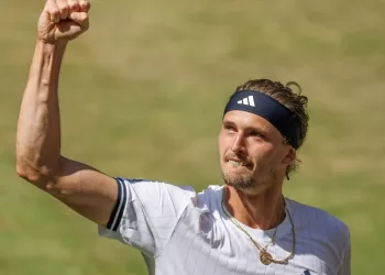 Zverev books Fritz semi at Halle