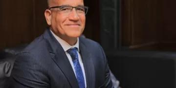 Ashour awarded Fellowship of Royal Aeronautical Society 1 - Egyptian Gazette Ashour awarded Fellowship of Royal Aeronautical Society