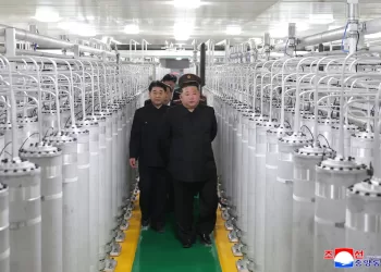 N.Korea unveils a new plant to produce fuel for nuclear weapons