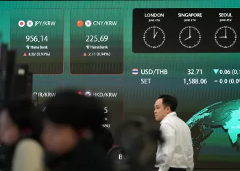 European shares climb, Asian shares retreat after US stocks pause their record-breaking rally