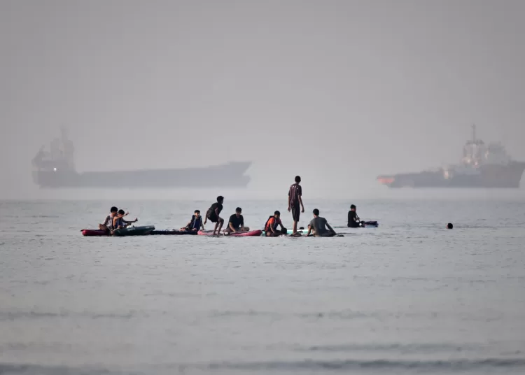 Air raid sirens in Bahrain as Iranian missiles head for Gulf neighbours 11 - Egyptian Gazette