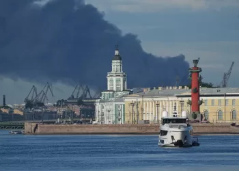 Ukraine’s drone strikes set gloomy tone for Putin’s economic showcase