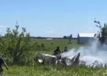 Twelve people killed in Missouri plane crash
