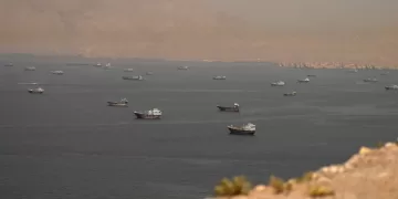 Iran closes Strait of Hormuz over ceasefire violations