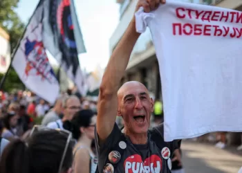 Serbians protest after president says to step down